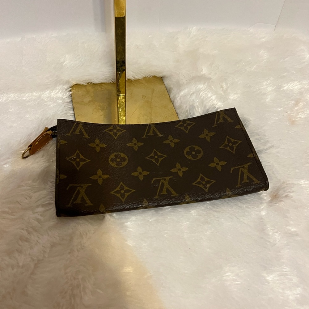 LV Pouch Authentic